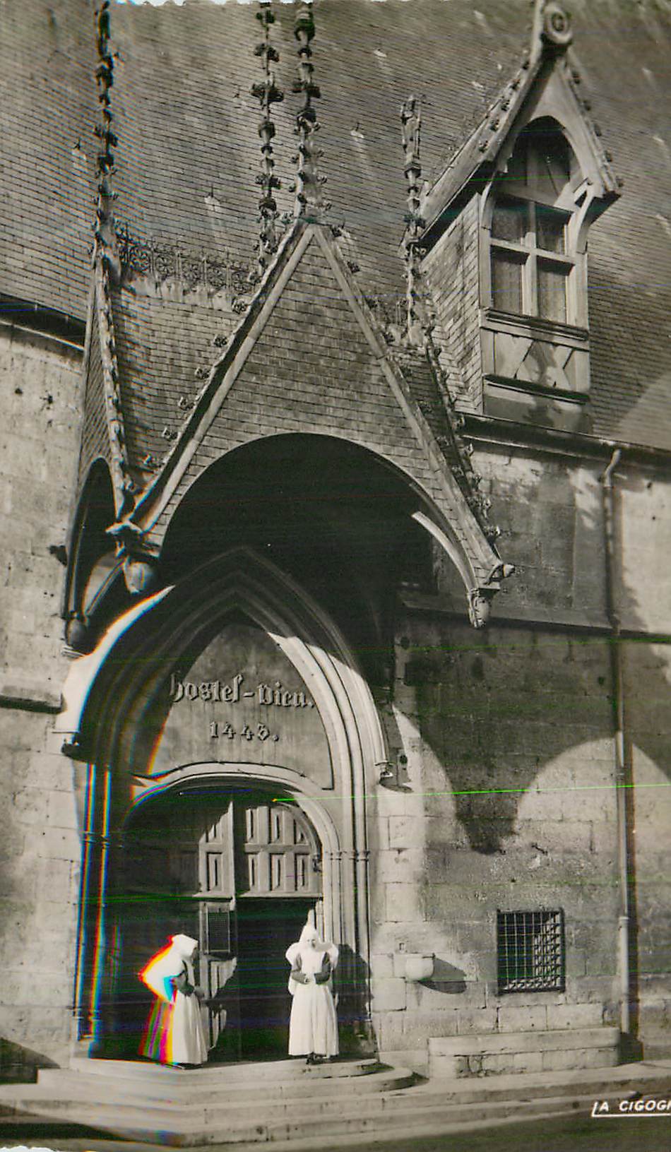 CPM Beaune (Cote d'Or) Auvent de l'Entree de l'Hotel Dieu (1443)